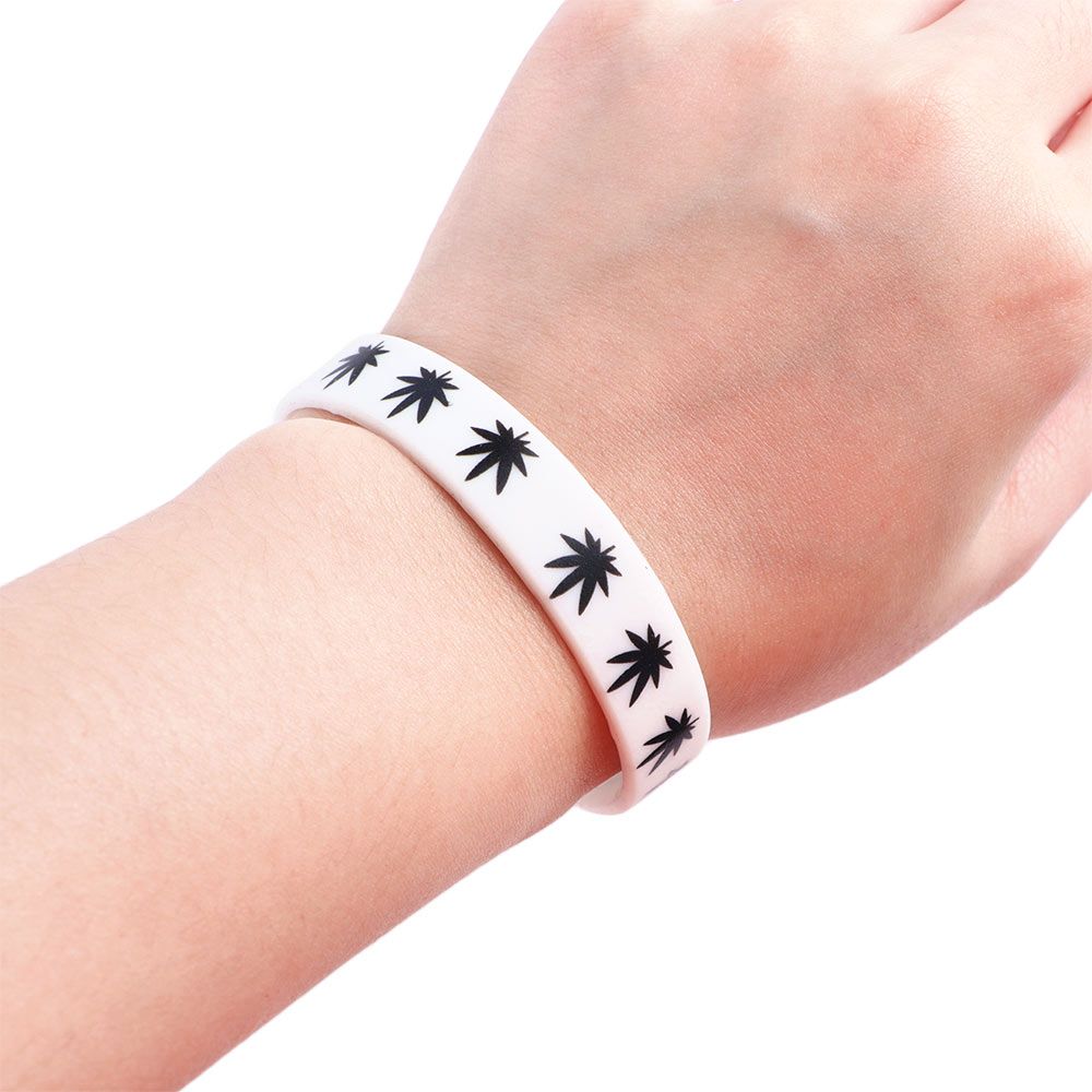 Friend Gift Sports Wristband W – обзор и цена Black Clover Grimoire